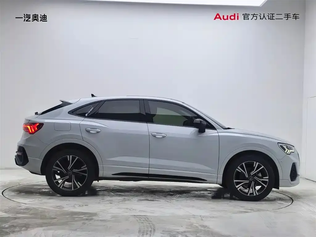 Audi Q3 Sportback — фото 7