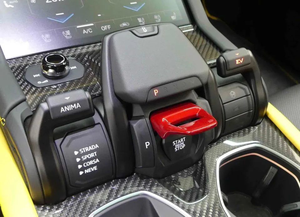 Lamborghini Urus 2025 из KR, фото 3