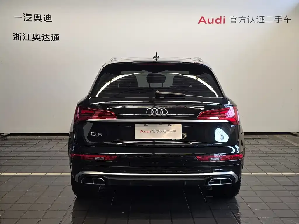 Audi Q5L — фото 6
