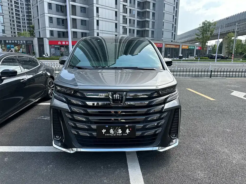 Toyota Vellfire — фото 10