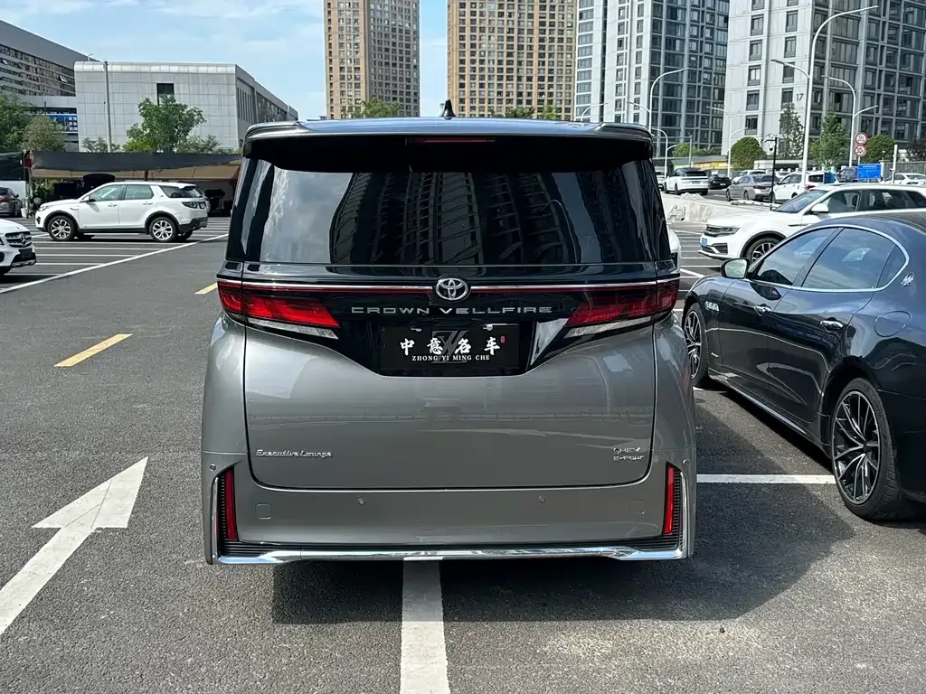 Toyota Vellfire — фото 9
