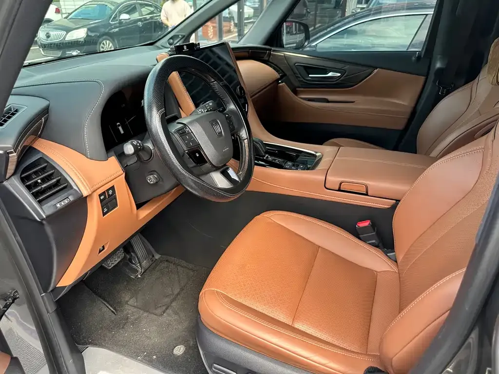 Toyota Vellfire — фото 2
