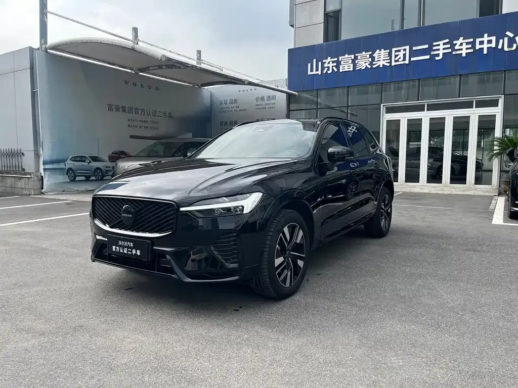 Volvo XC60 — фото 1