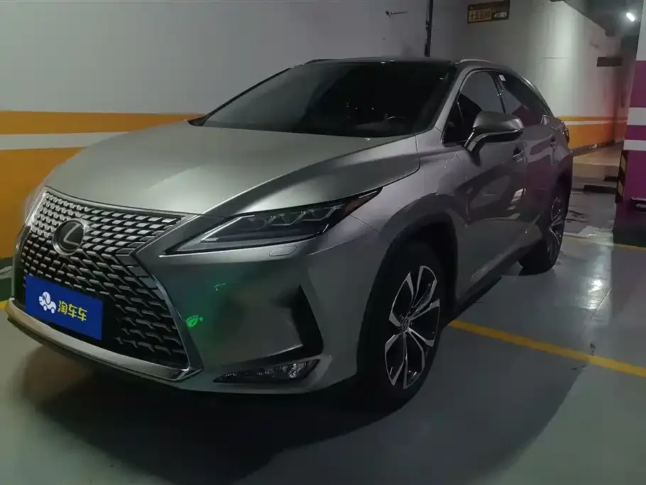 Lexus RX — фото 1