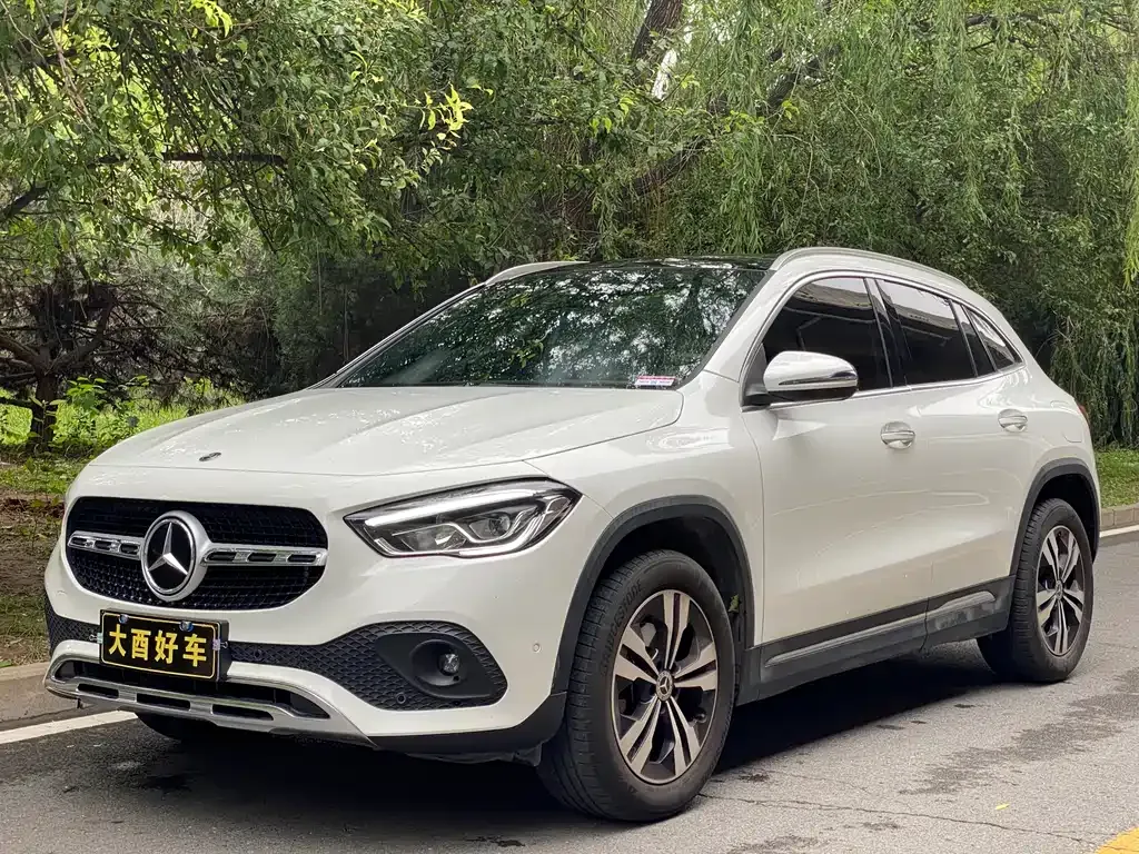 Mercedes-Benz GLA — фото 1