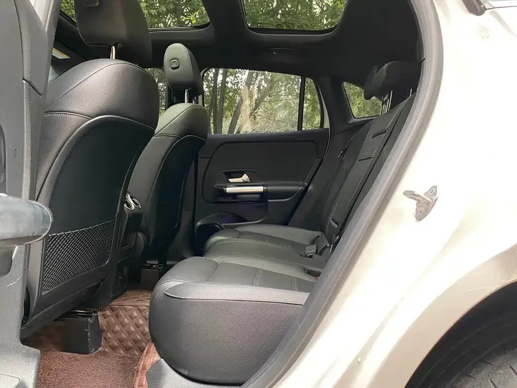Mercedes-Benz GLA — фото 6