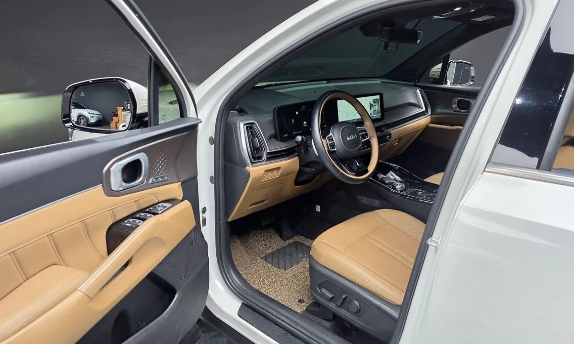 Kia Sorento — фото 7