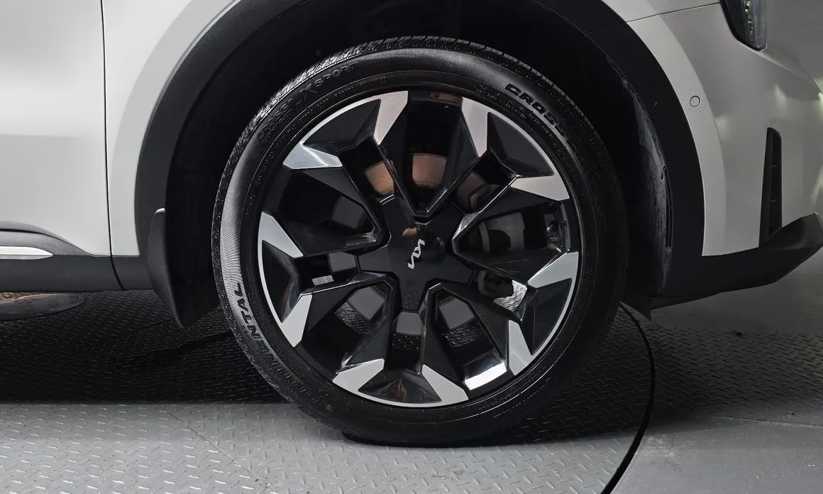 Kia Sorento — фото 6