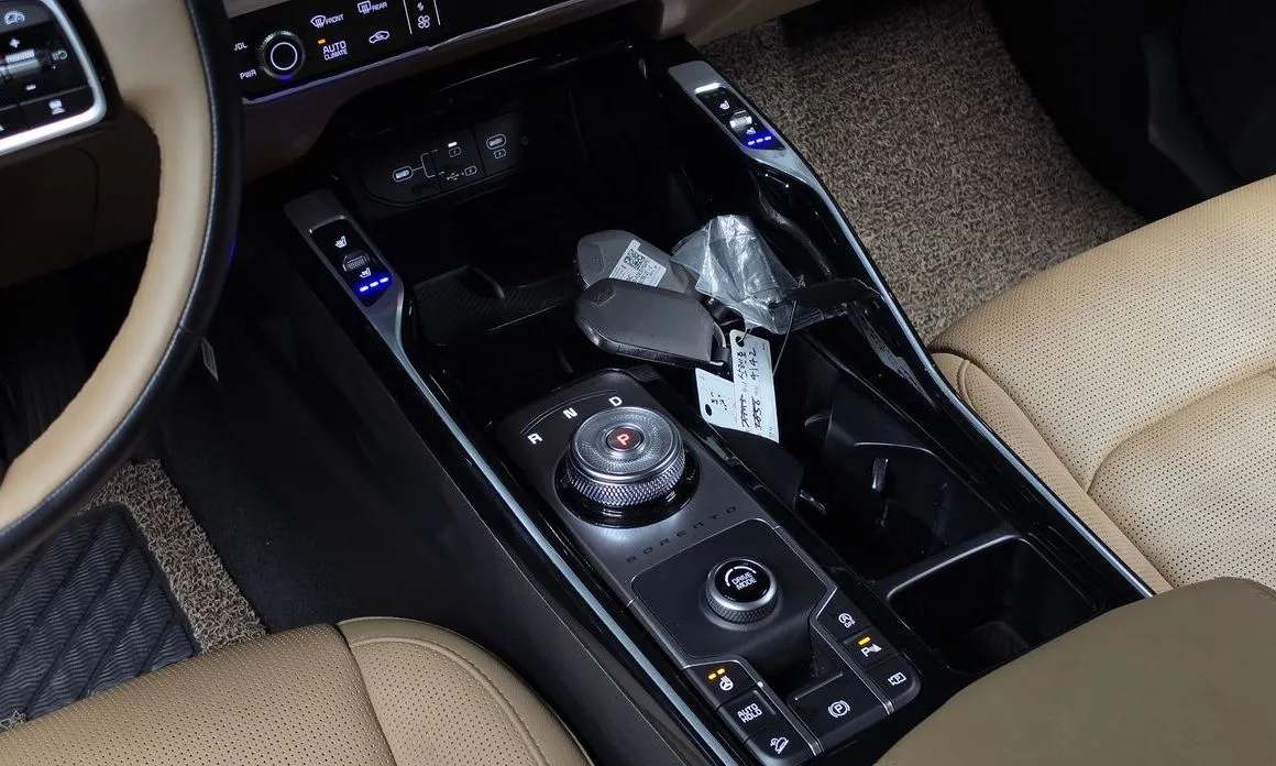 Kia Sorento — фото 10