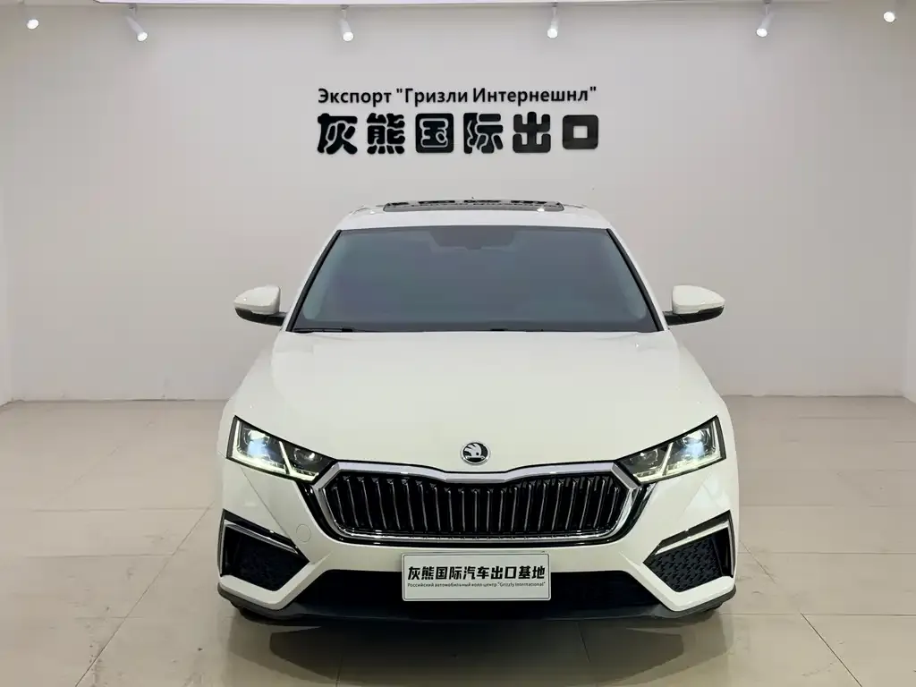 Skoda Octavia — фото 2