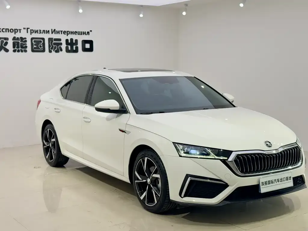 Skoda Octavia — фото 9