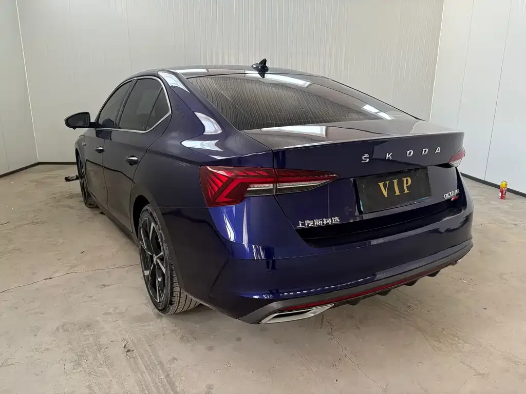 Skoda Octavia — фото 4