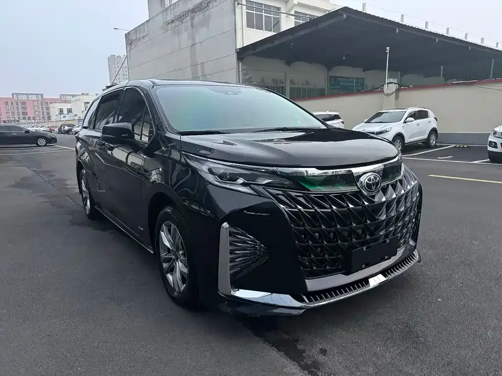 Toyota Sienna — фото 3