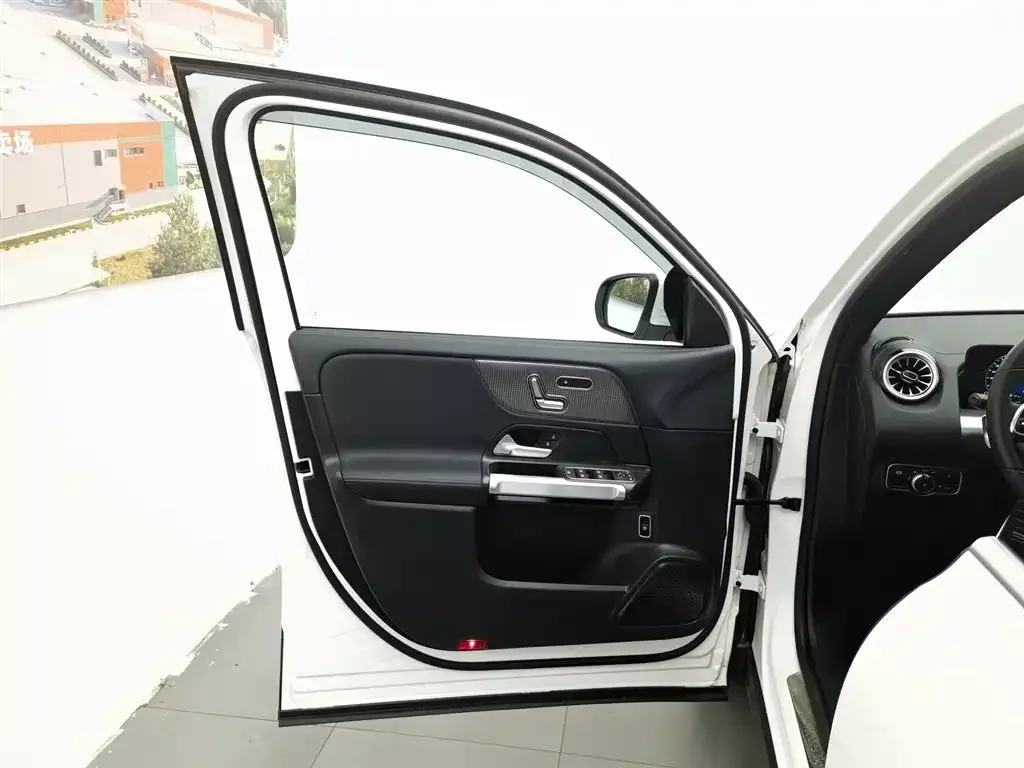 Mercedes-Benz GLB 2023 из CN, фото 8