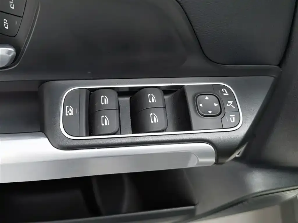 Mercedes-Benz GLB 2023 из CN, фото 10