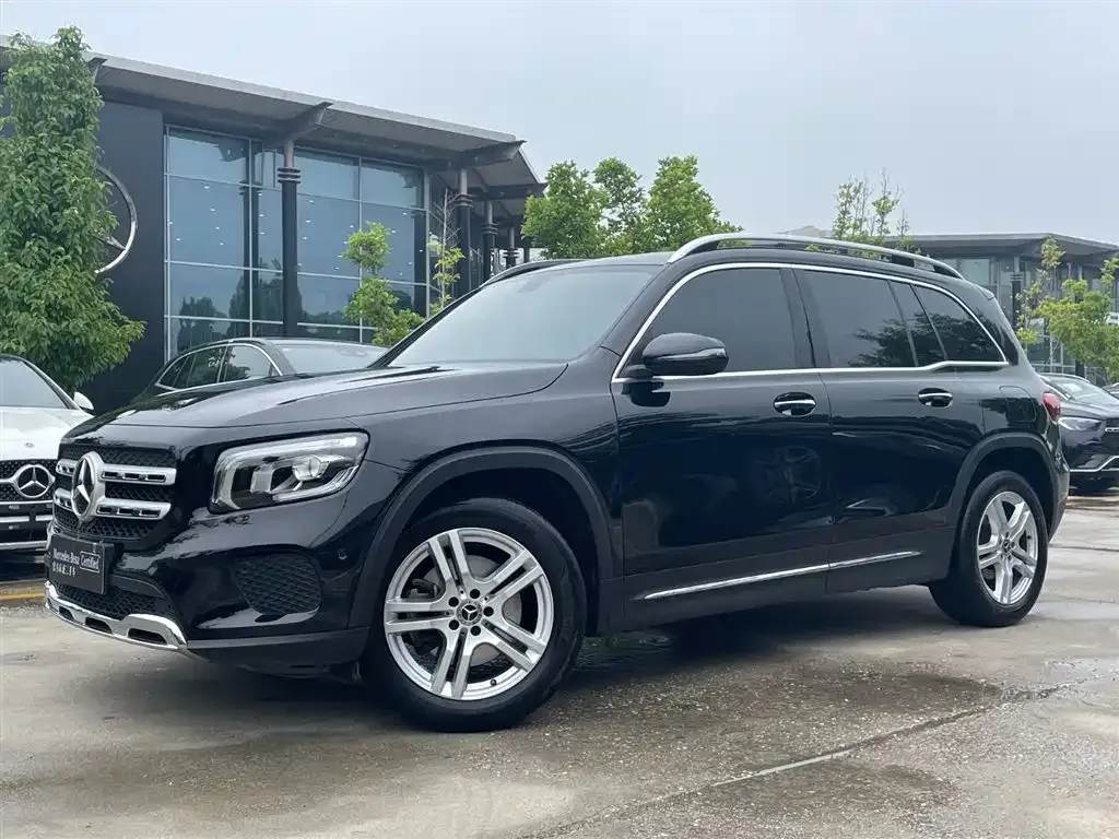 Mercedes-Benz GLB — фото 1
