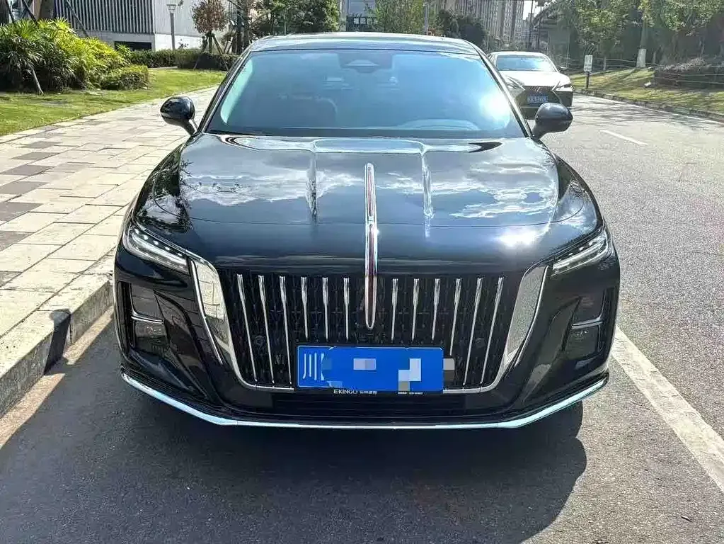 Hongqi H5 — фото 5