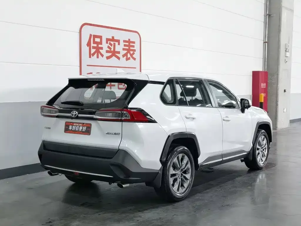 Toyota Wildlander — фото 10