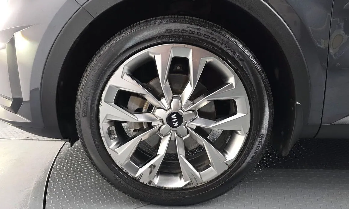Kia Sorento — фото 10