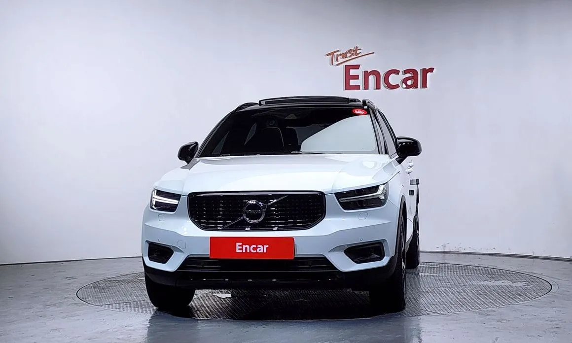 Volvo XC40 — фото 2