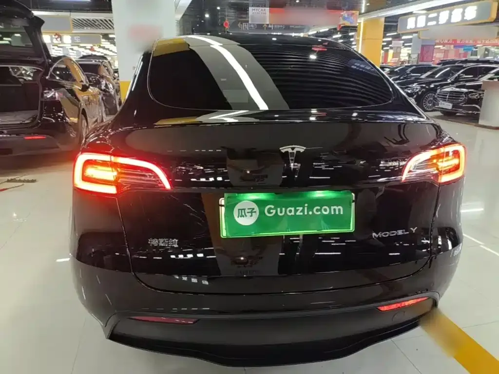 Tesla Model Y — фото 7