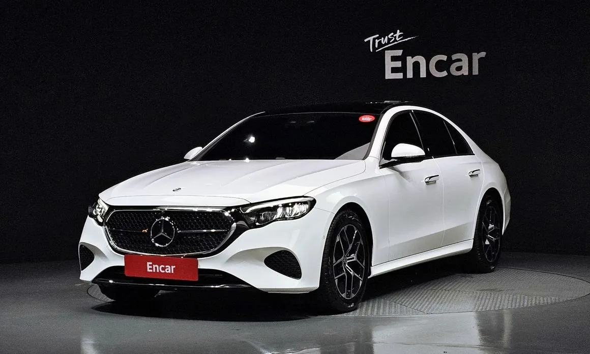 Mercedes-Benz E-Class — фото 1