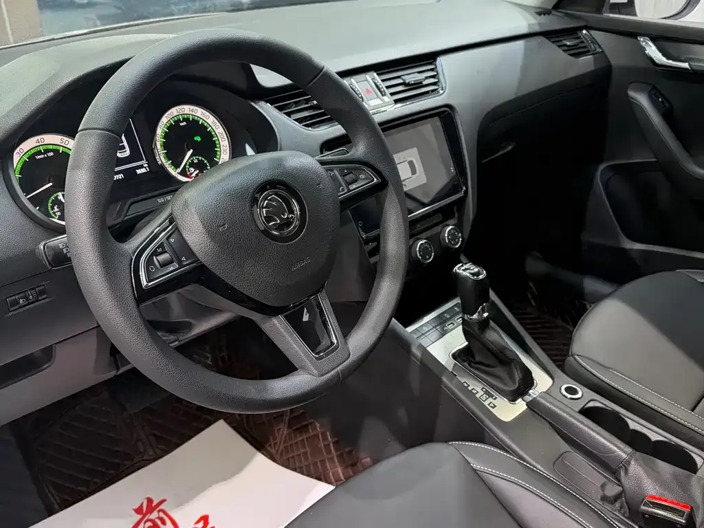 Skoda Octavia 2022 из CN, фото 9