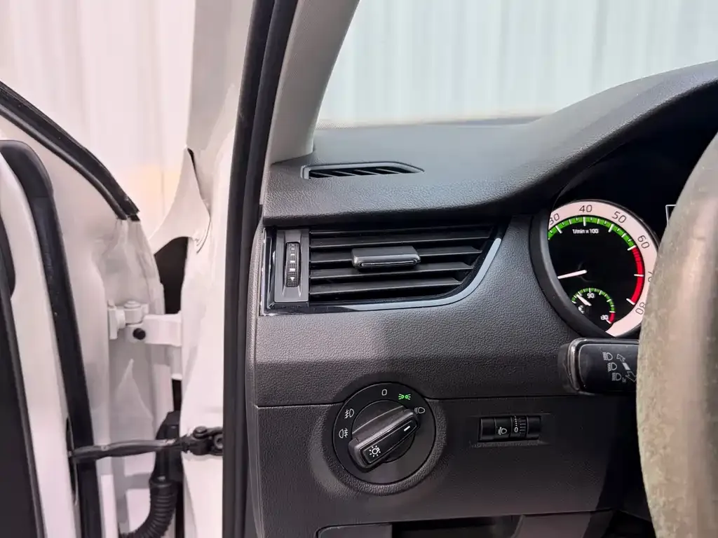 Skoda Octavia 2022 из CN, фото 10