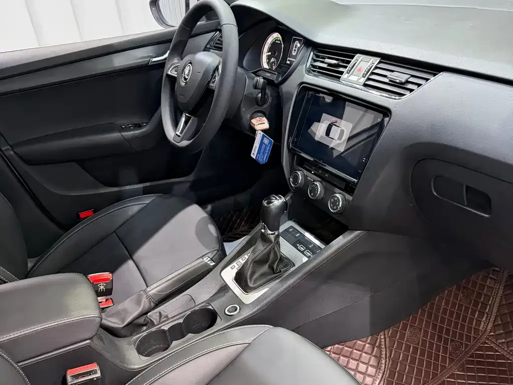Skoda Octavia 2022 из CN, фото 4