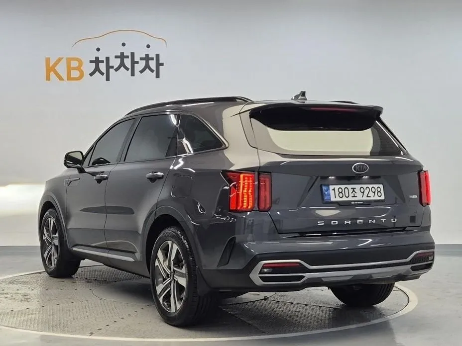 Kia Sorento — фото 7