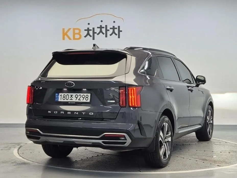 Kia Sorento — фото 6
