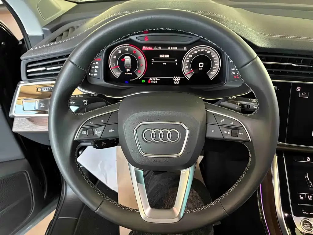 Audi Q7 — фото 10