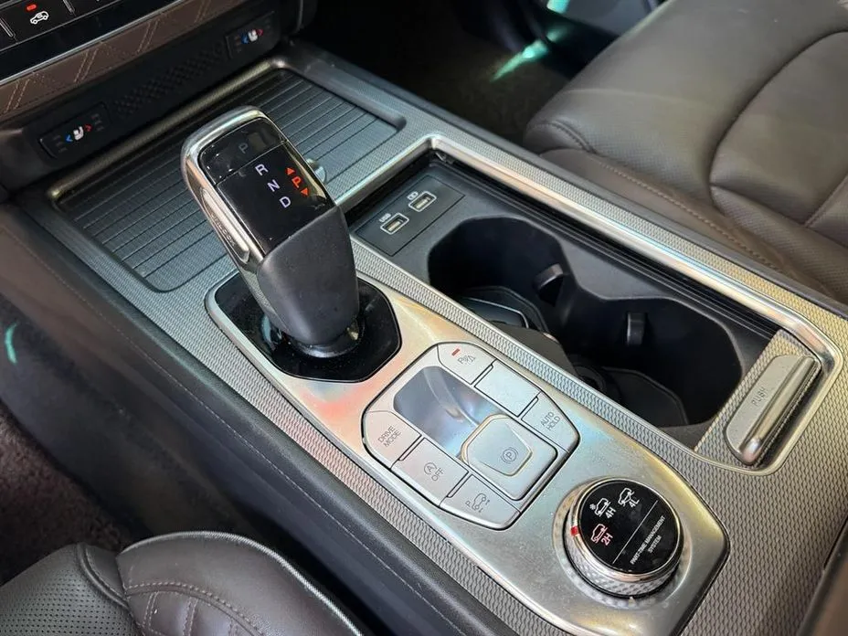 KG Mobility (Ssangyong) Rexton — фото 10