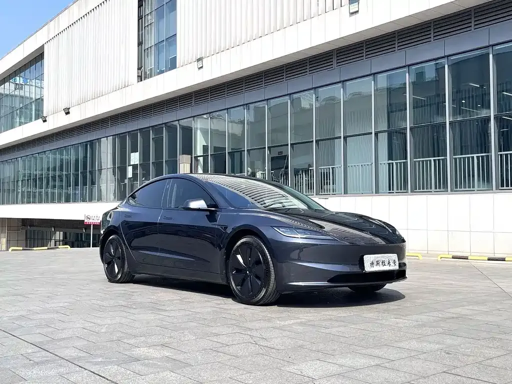 Tesla Model 3 — фото 9