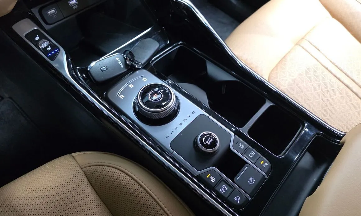Kia Sorento — фото 5