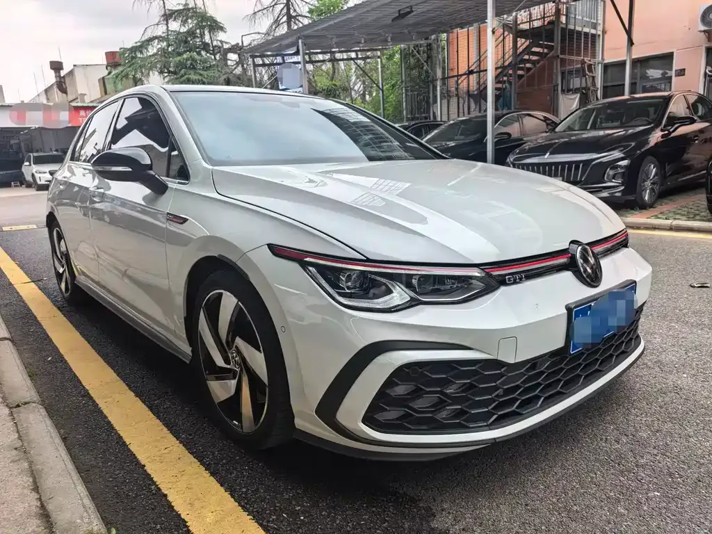 Volkswagen Golf GTI