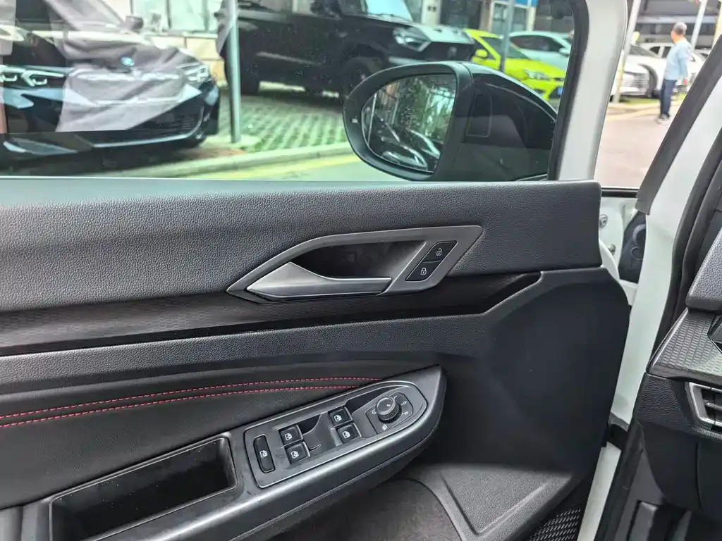 Volkswagen Golf GTI 2022 из CN, фото 4