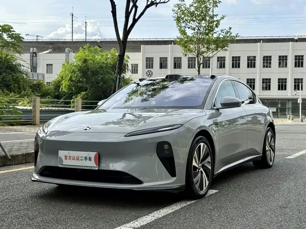 NIO ET5
