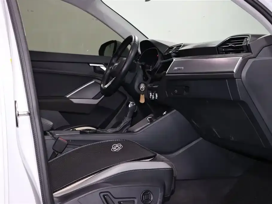 Audi Q3 2021 из CN, фото 4
