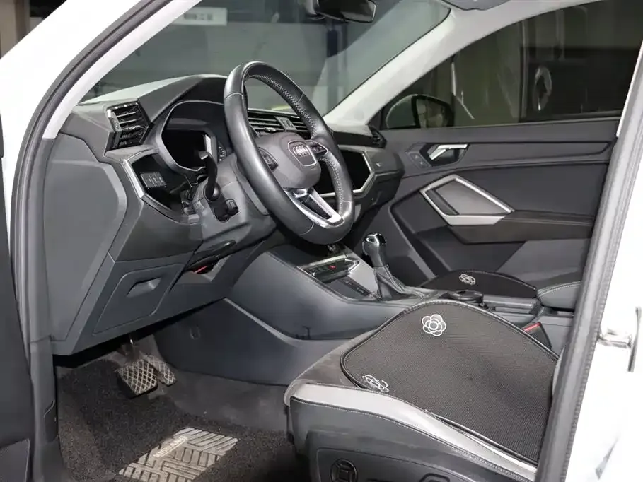 Audi Q3 2021 из CN, фото 9