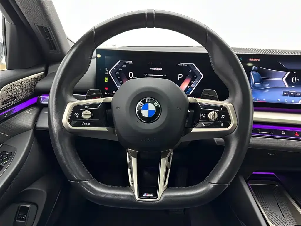 BMW 5 Series — фото 10