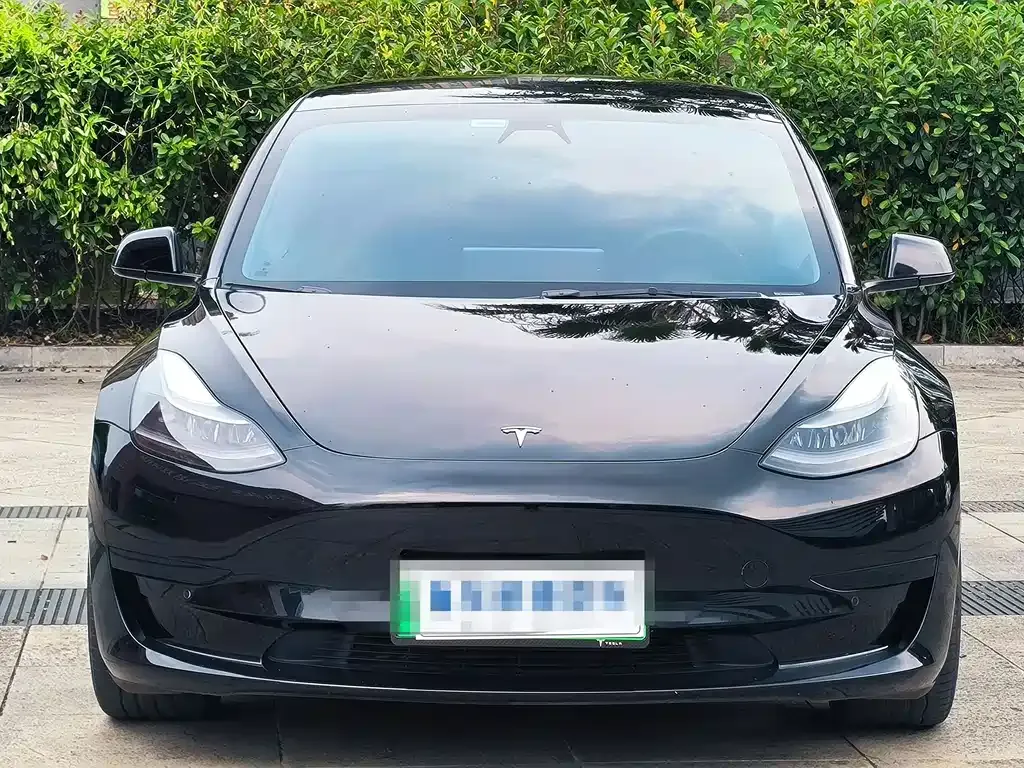 Tesla Model 3 — фото 8