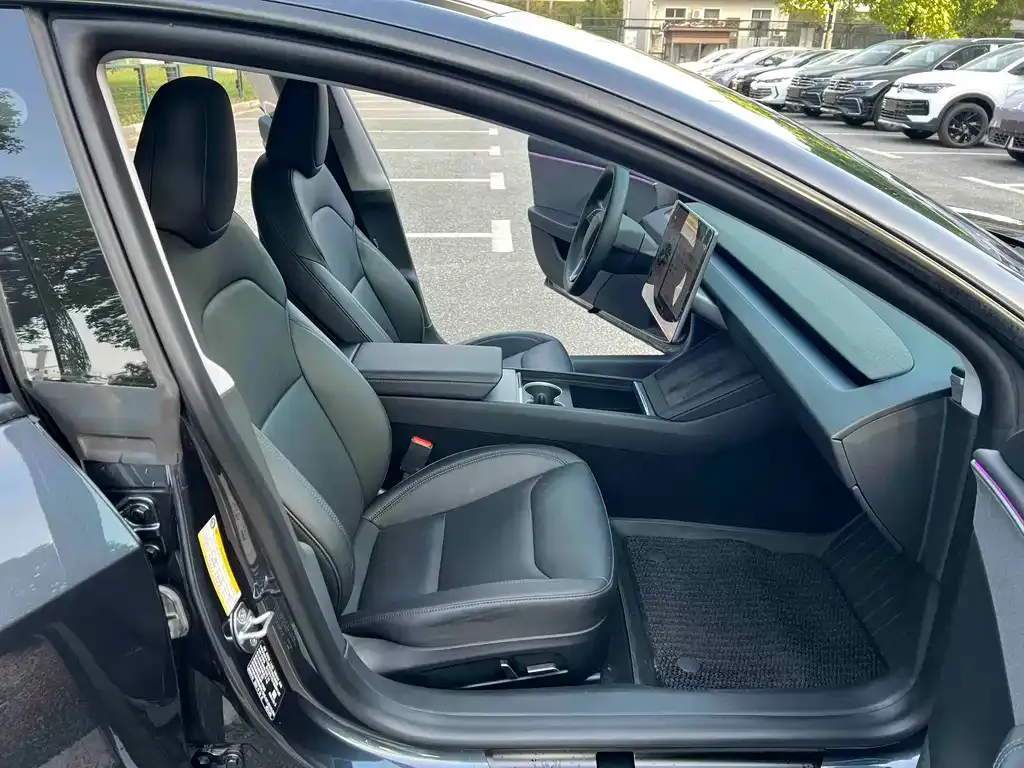 Tesla Model 3 — фото 3