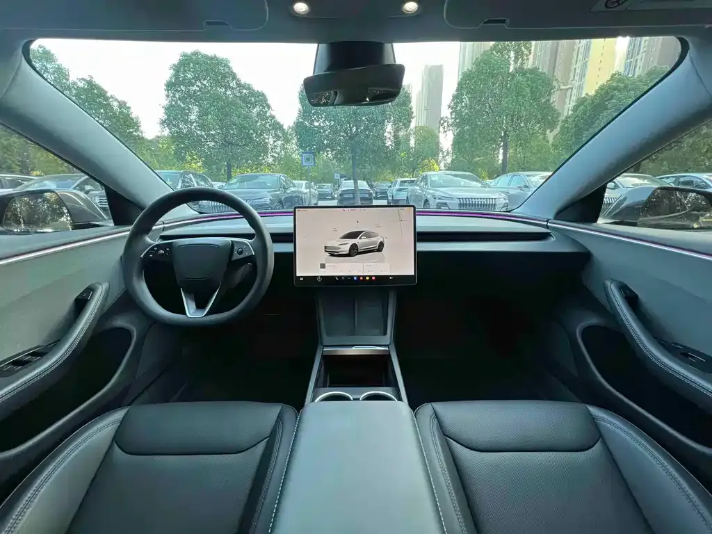 Tesla Model 3 — фото 4