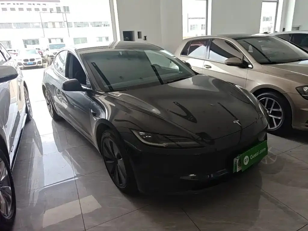 Tesla Model 3 — фото 10