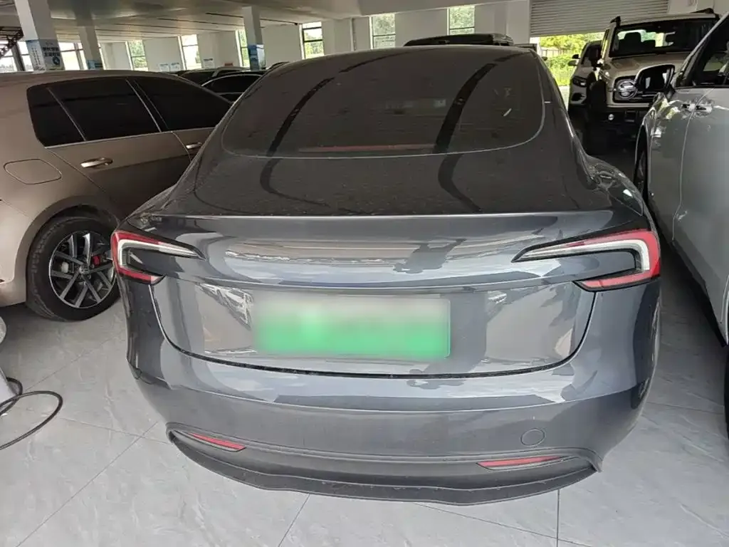 Tesla Model 3 — фото 4