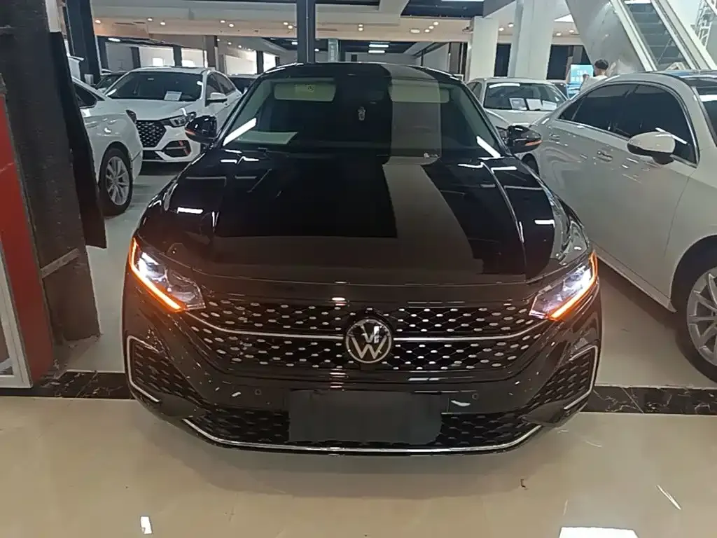 Volkswagen Passat — фото 10