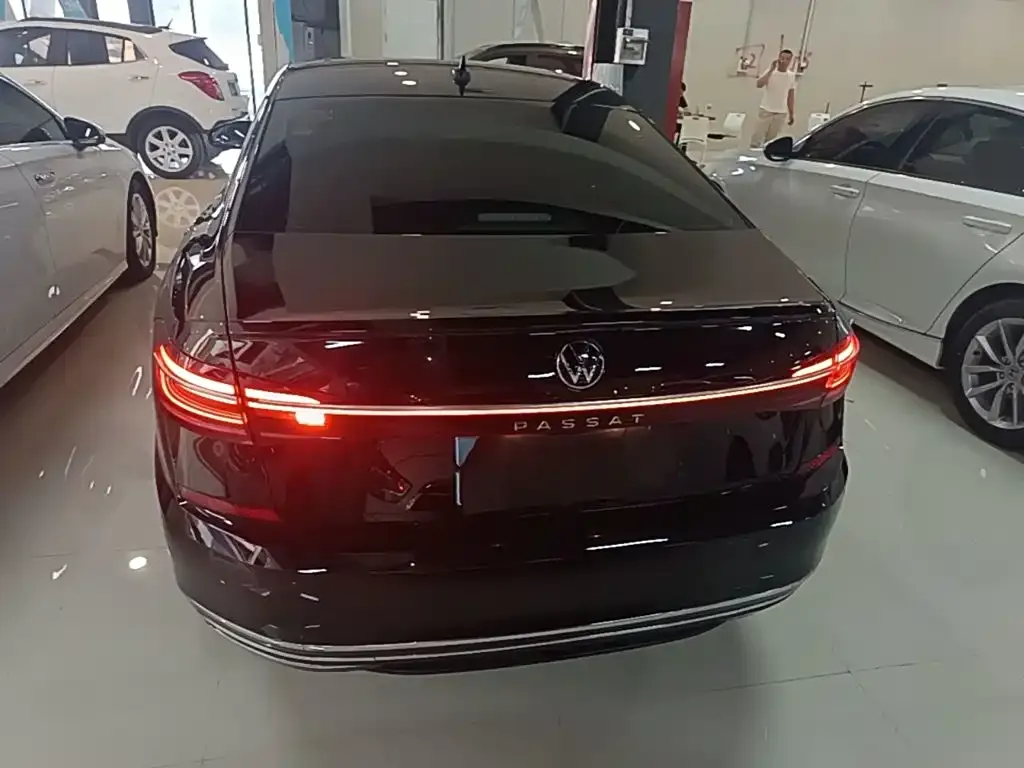 Volkswagen Passat — фото 5