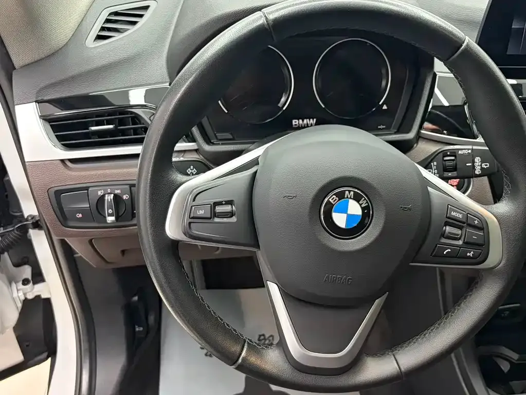 BMW X1 — фото 4