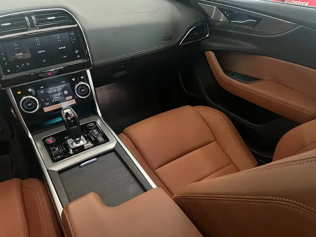 Jaguar XEL 2024 из CN, фото 3